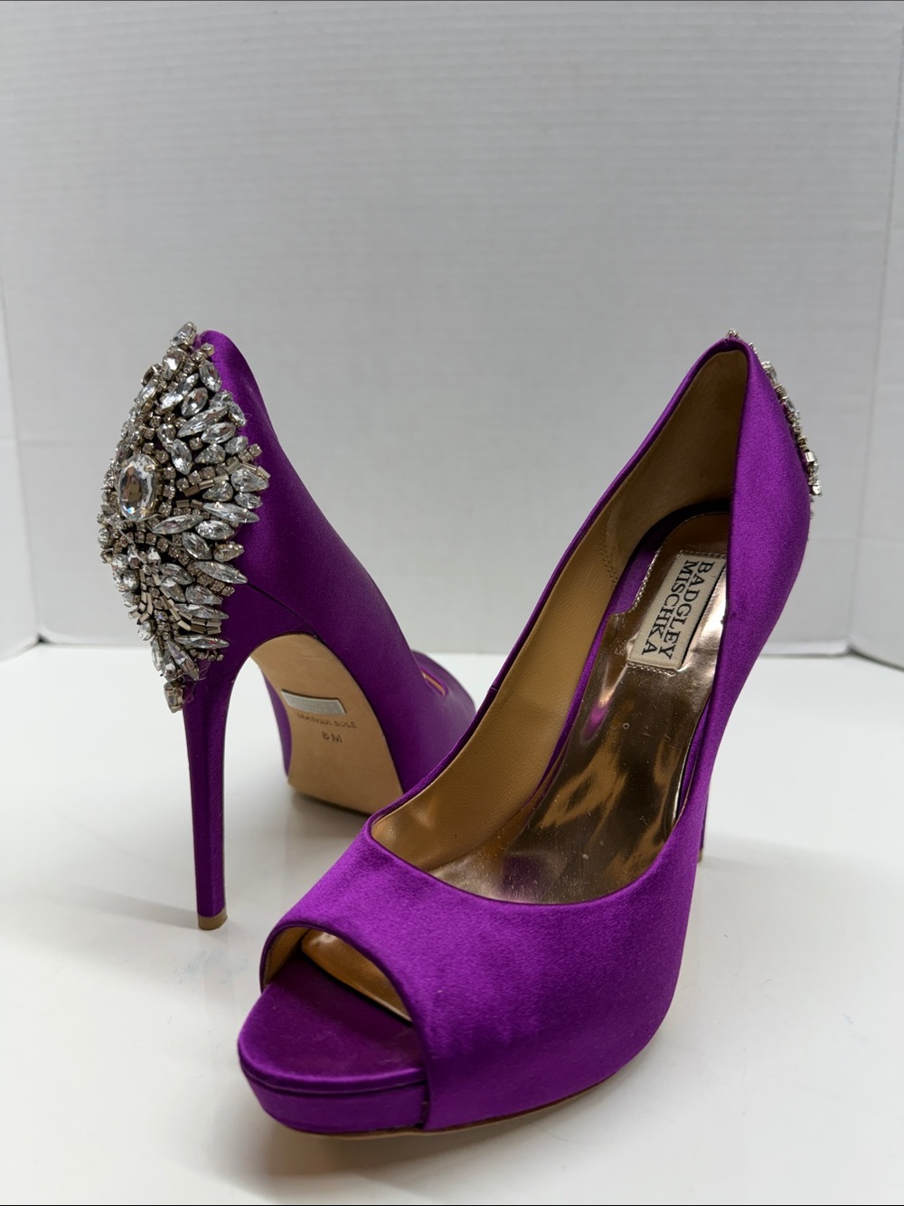 Badgley Mischka Kiara High Heels Pumps Shoes Jeweled Diamond Satin Purple Size 8 - Picture 1 of 11